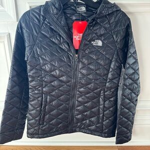 The North Face Black light weight Quilted Jacket small
